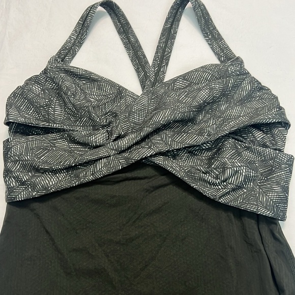 Lululemon Wrap it Up Tank Gator Green Size 6 - Picture 5 of 10